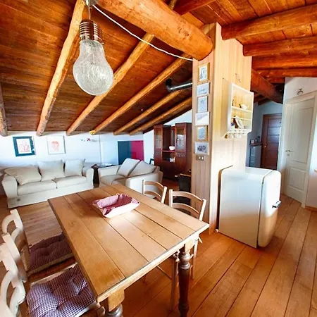 Alloggio per agriturismo Da Gesi Sale Marasino